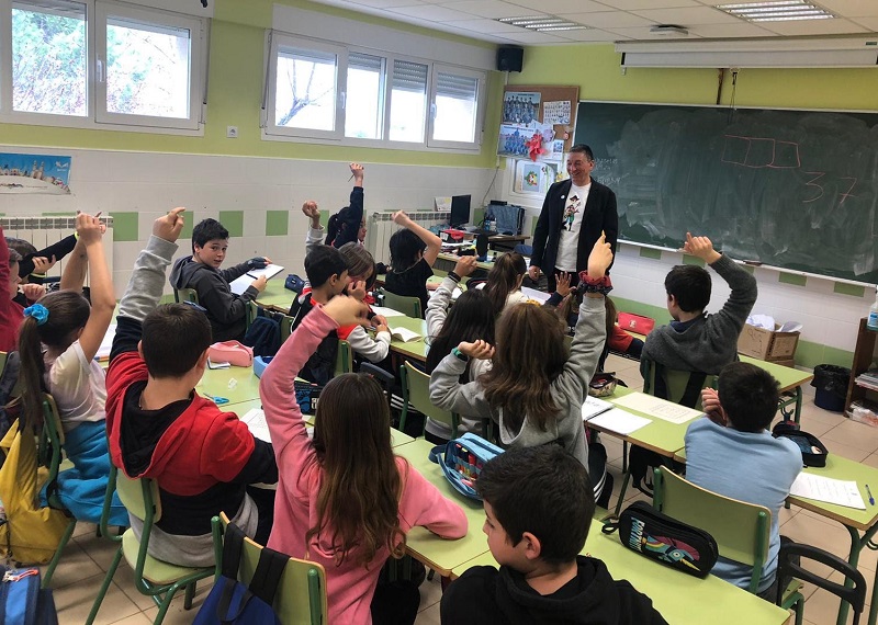 Lee más sobre el artículo Visita de los profesores de Explora